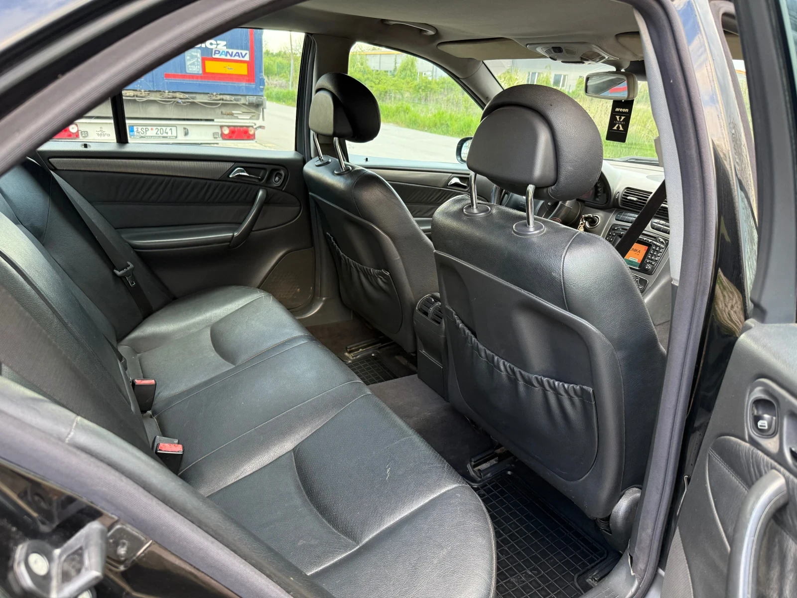 Mercedes-Benz C 220, снимка 8 - Автомобили и джипове - 54402478