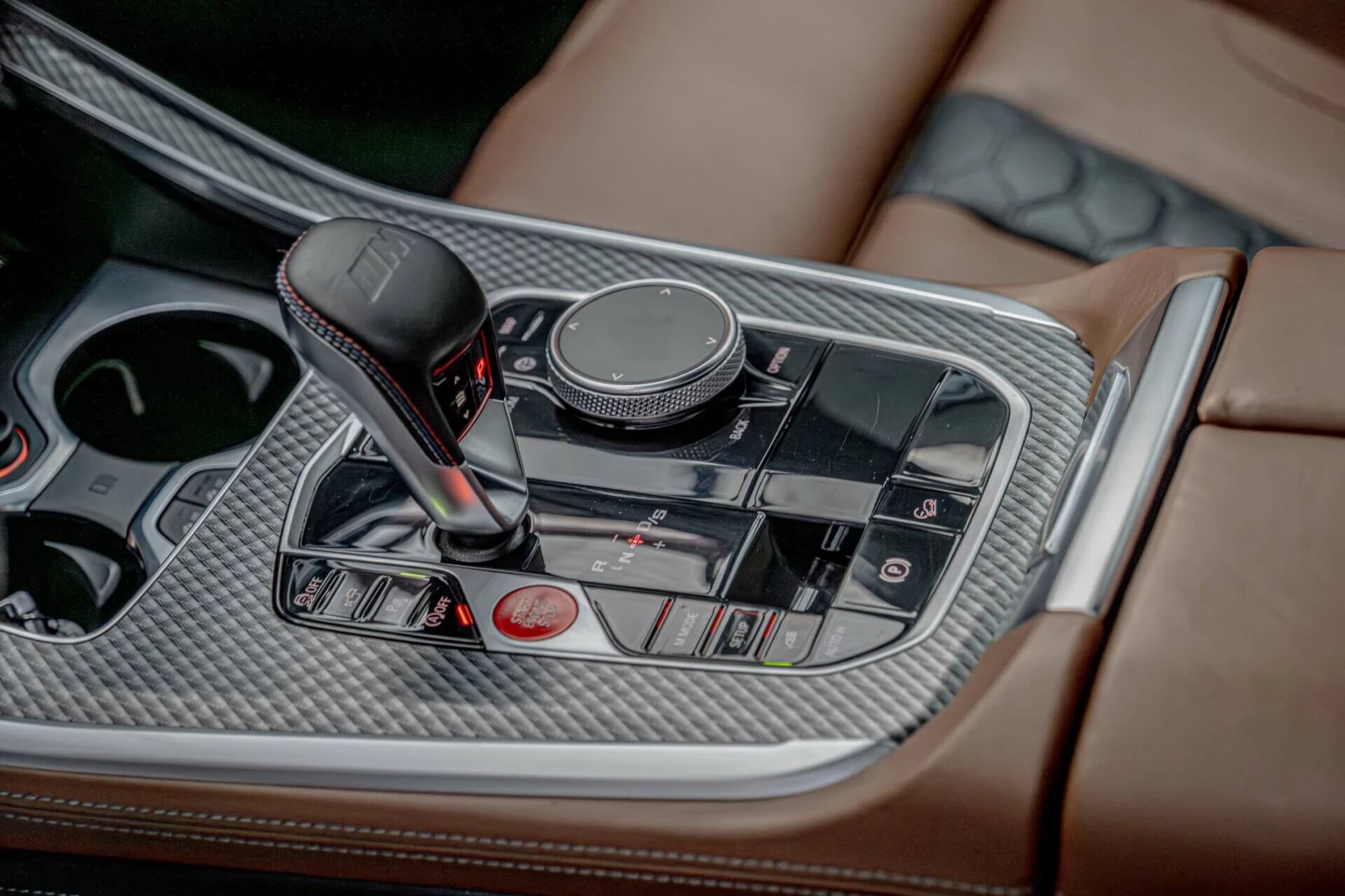 BMW X5M Competition/Bowers&Wilkins/HuD/RSE/Carbon/Обдухван, снимка 11 - Автомобили и джипове - 54605735