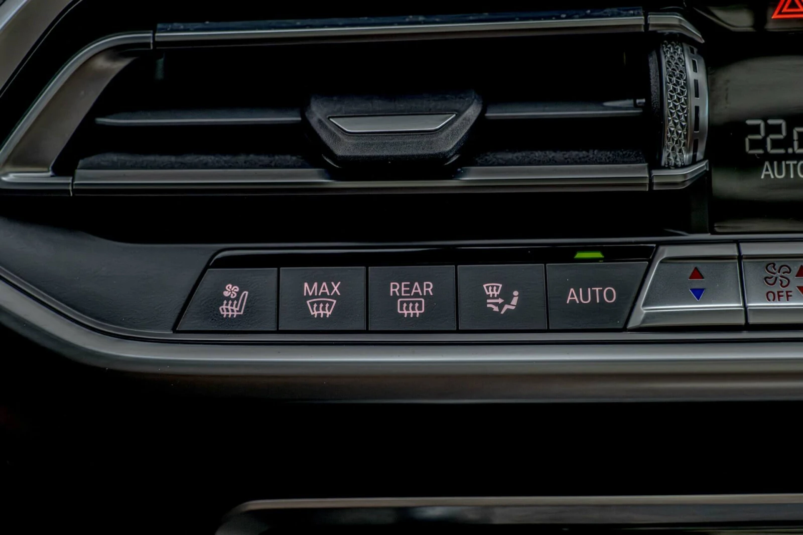 BMW X5M Competition/Bowers&Wilkins/HuD/RSE/Carbon/Обдухван, снимка 15 - Автомобили и джипове - 54605735