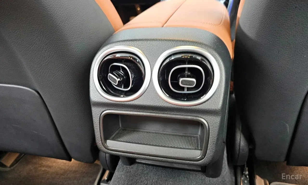 Mercedes-Benz C 300 2023* AVANGARDE* 360* DISTRONIK* , снимка 16 - Автомобили и джипове - 54748880