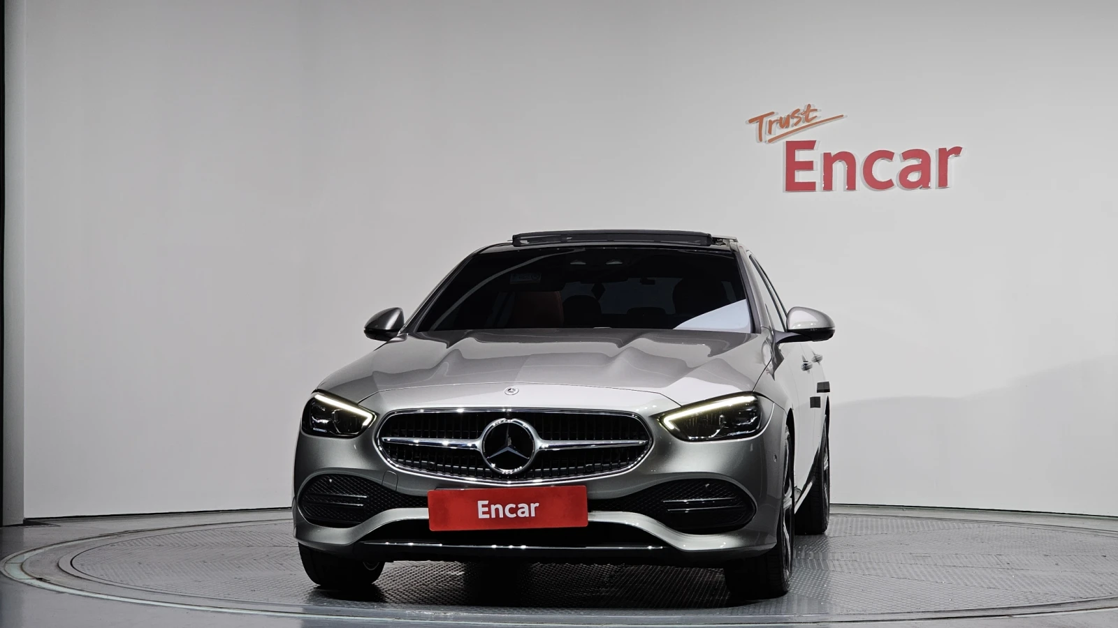 Mercedes-Benz C 300 2023* AVANGARDE* 360* DISTRONIK* , снимка 2 - Автомобили и джипове - 54748880