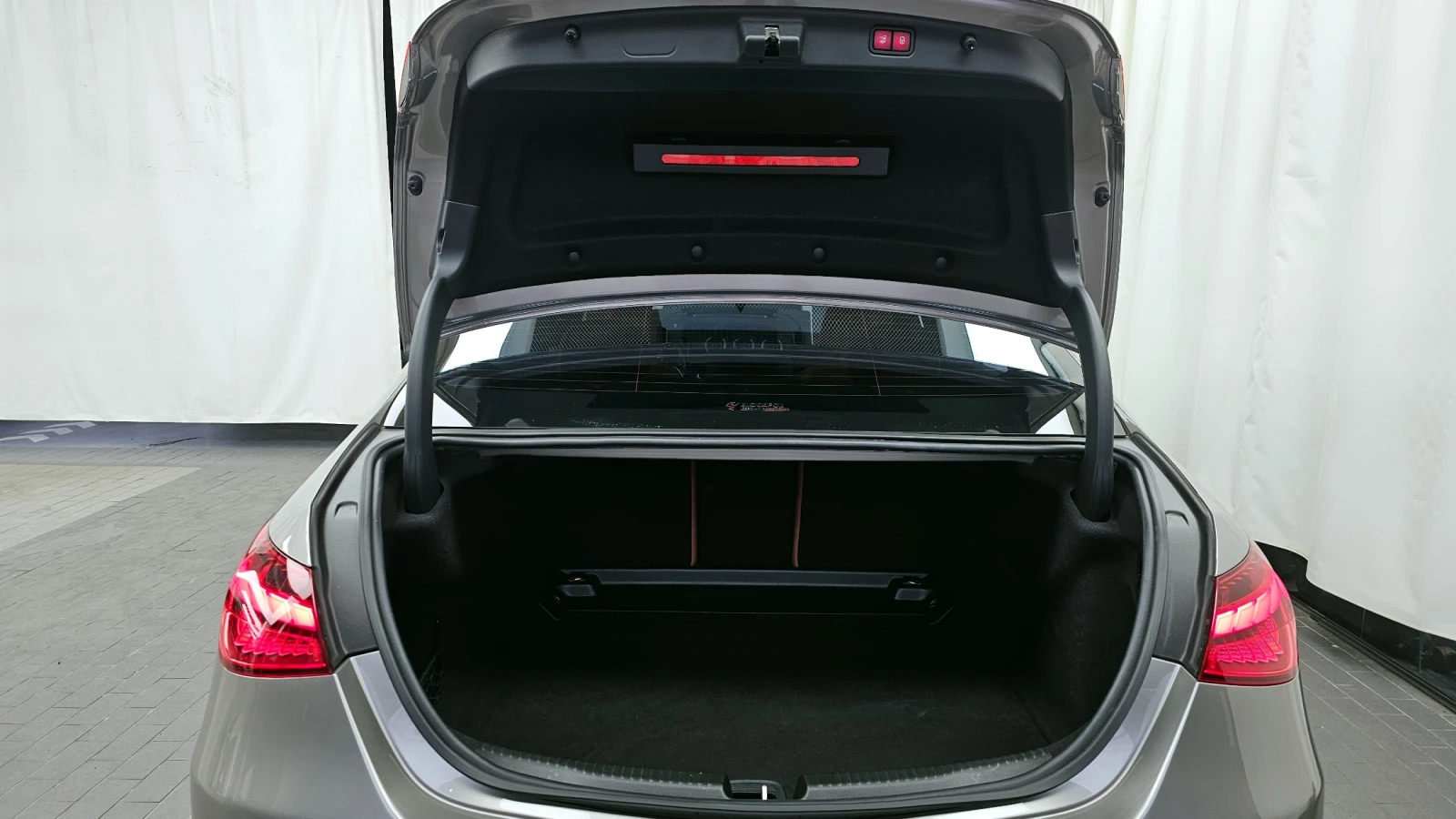 Mercedes-Benz C 300 2023* AVANGARDE* 360* DISTRONIK* , снимка 17 - Автомобили и джипове - 54748880
