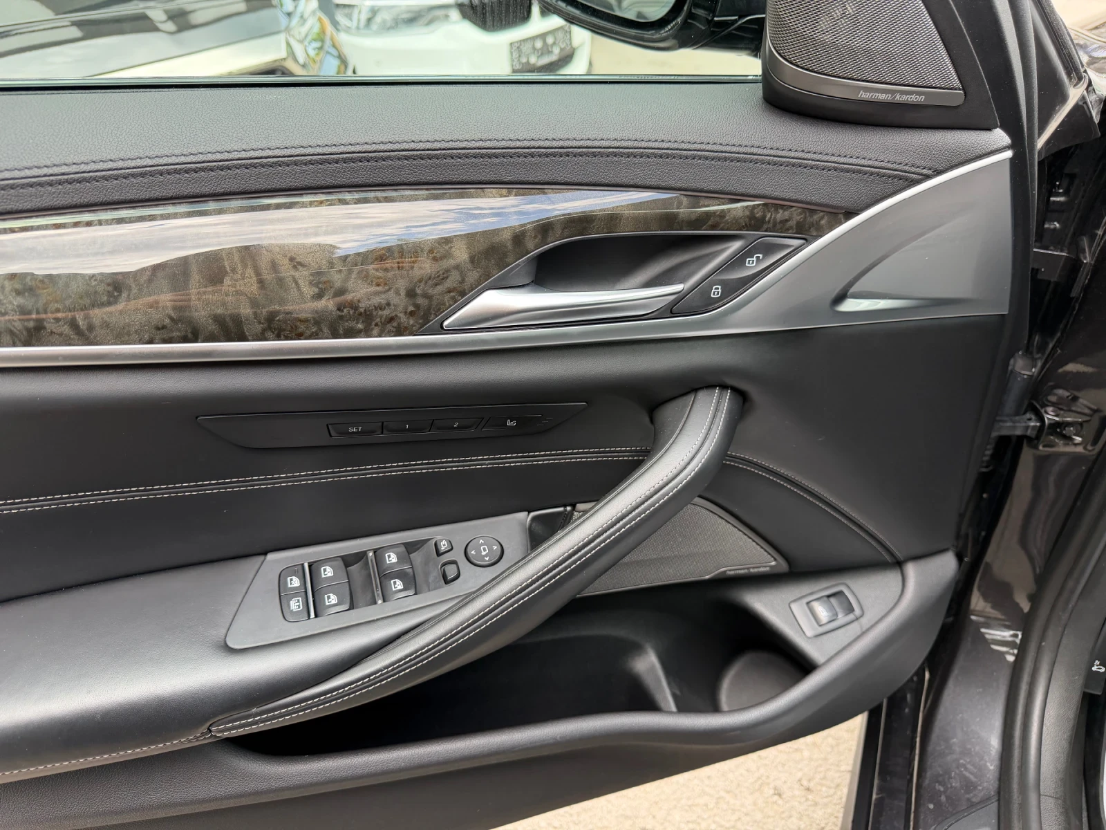 BMW 540 M-pack xDrive, снимка 17 - Автомобили и джипове - 54769842