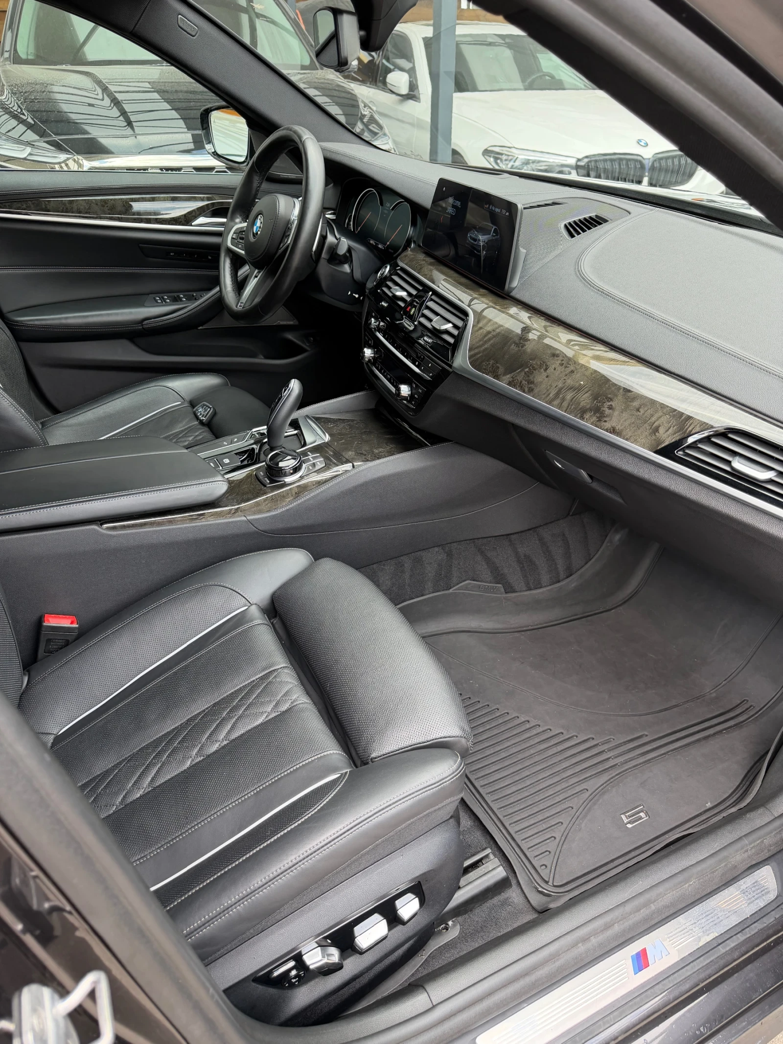 BMW 540 M-pack xDrive, снимка 12 - Автомобили и джипове - 54769842