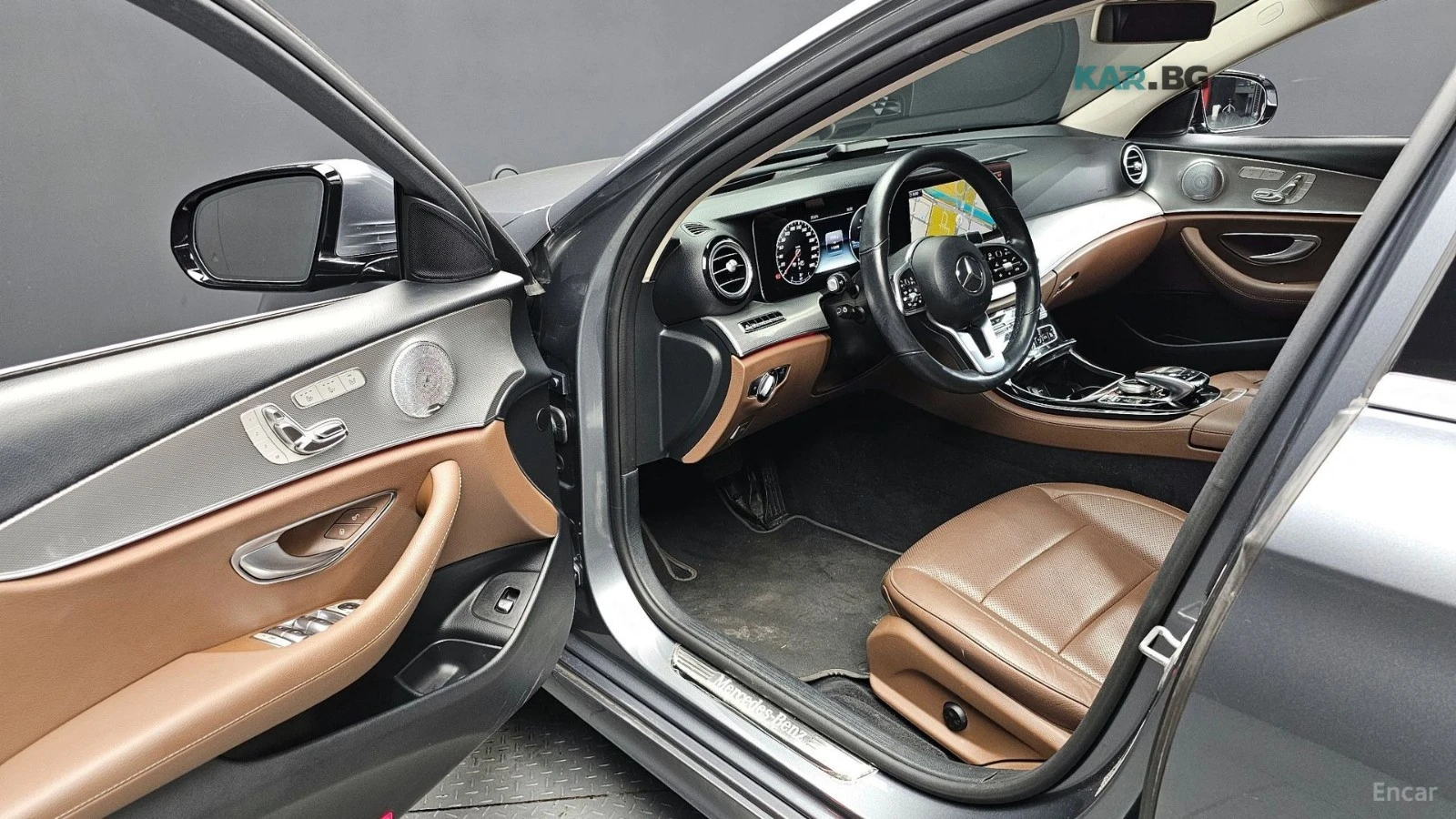 Mercedes-Benz E 300 AMG-LINE* 4MATIC* HEAD-UP* BURMESTER* SUNROOF* , снимка 5 - Автомобили и джипове - 54802355