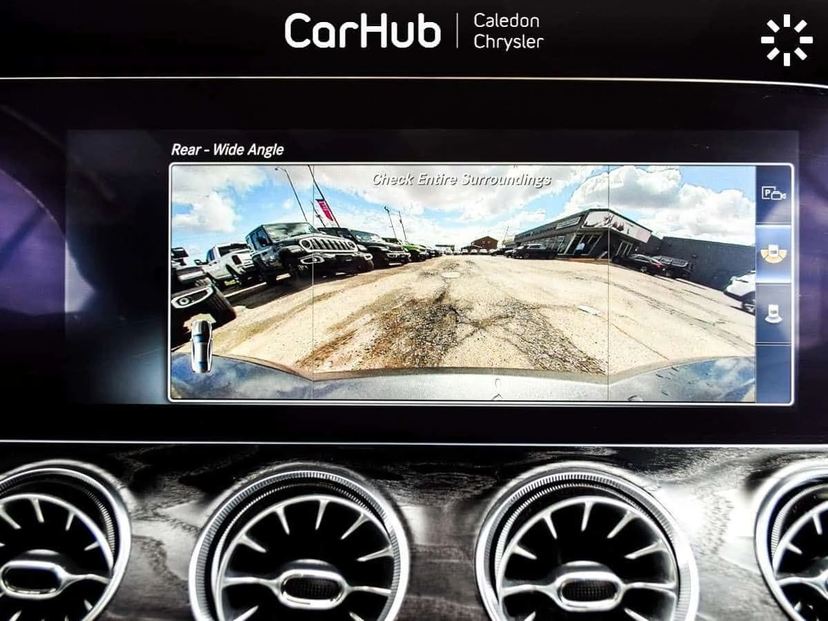 Mercedes-Benz E 400 * 4Matic Pano Sunroof 12.3 Display Navigation * CA, снимка 15 - Автомобили и джипове - 54915761