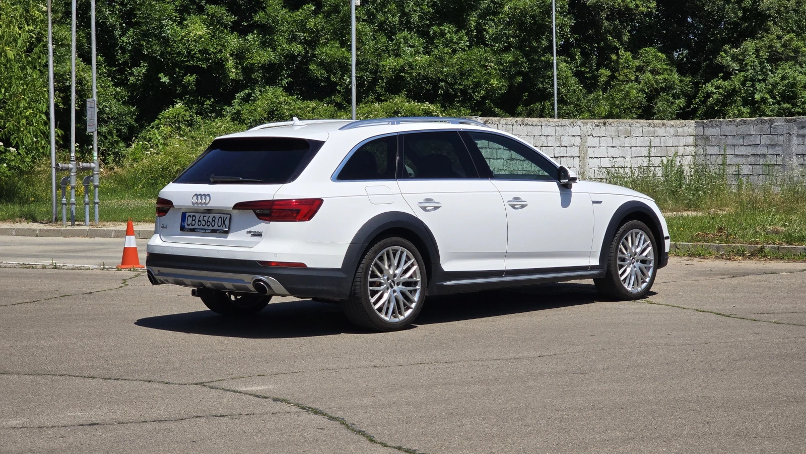 Audi A4 Allroad 2.0 TFSI / B&O / VIRTUAL COCKPIT / PANO / , снимка 6 - Автомобили и джипове - 55078908