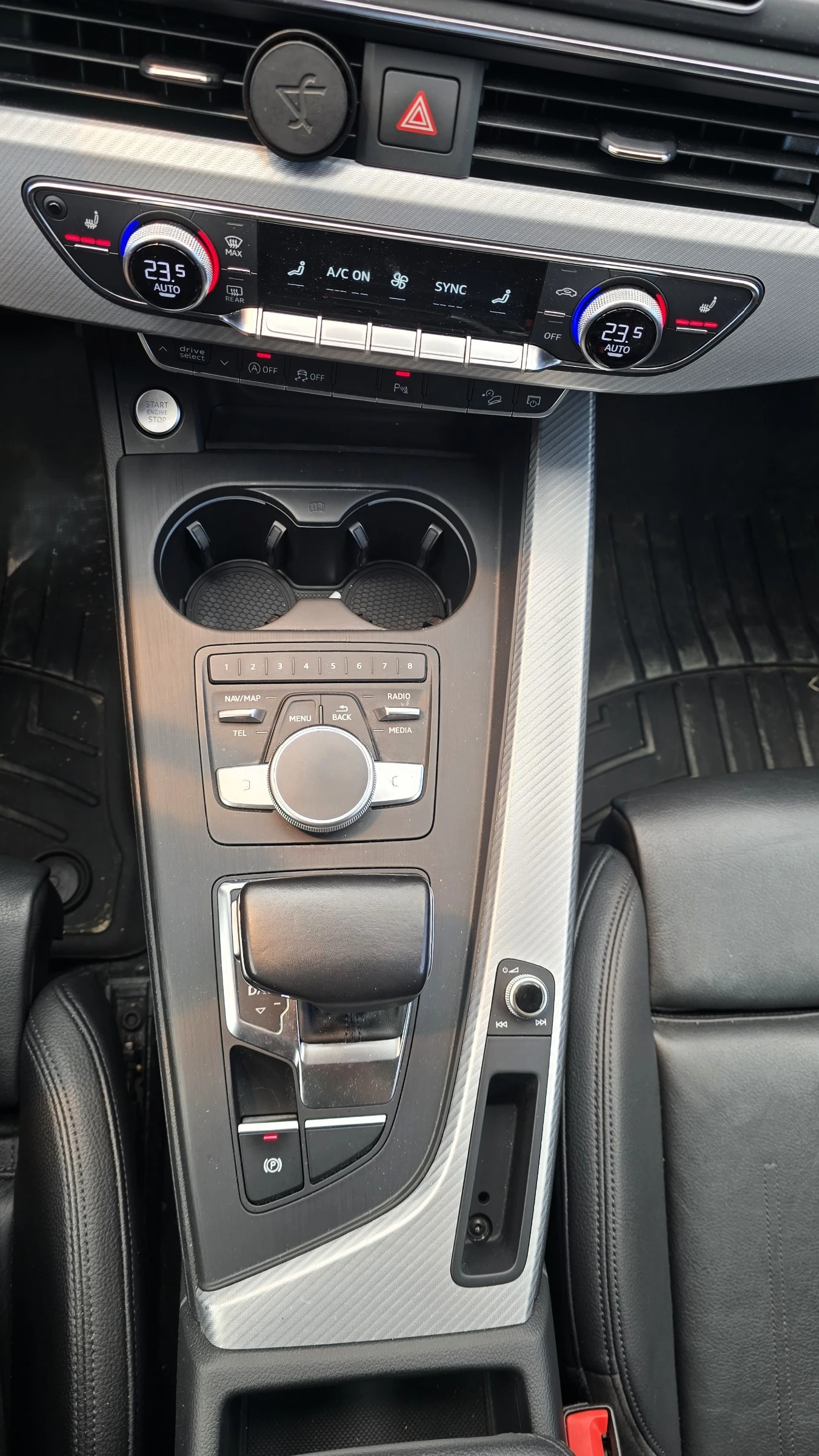 Audi A4 Allroad 2.0 TFSI / B&O / VIRTUAL COCKPIT / PANO / , снимка 14 - Автомобили и джипове - 55078908
