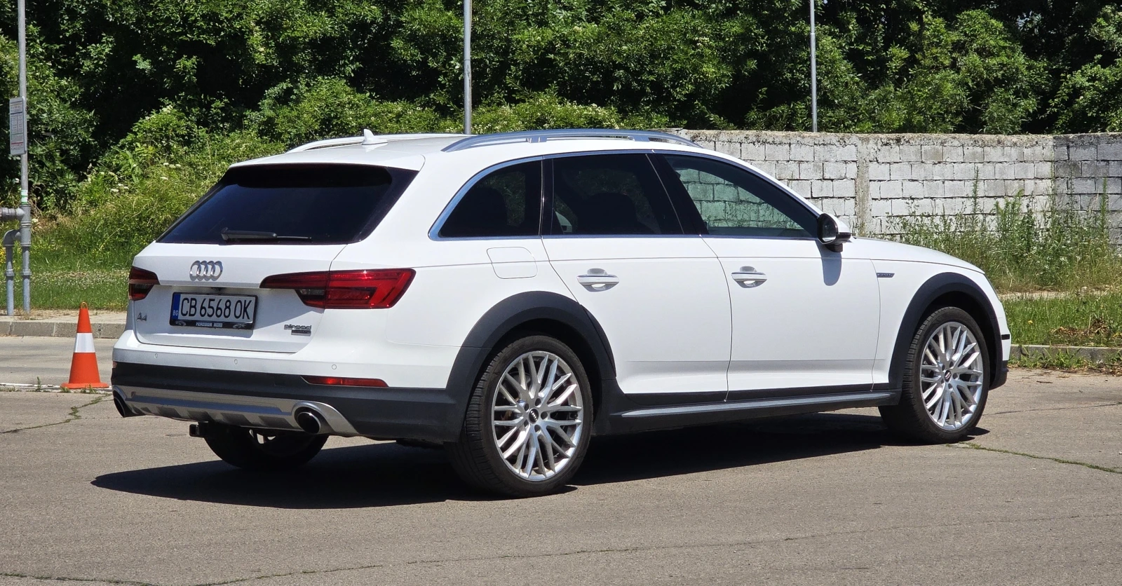 Audi A4 Allroad 2.0 TFSI / B&O / VIRTUAL COCKPIT / PANO / , снимка 6 - Автомобили и джипове - 55523829