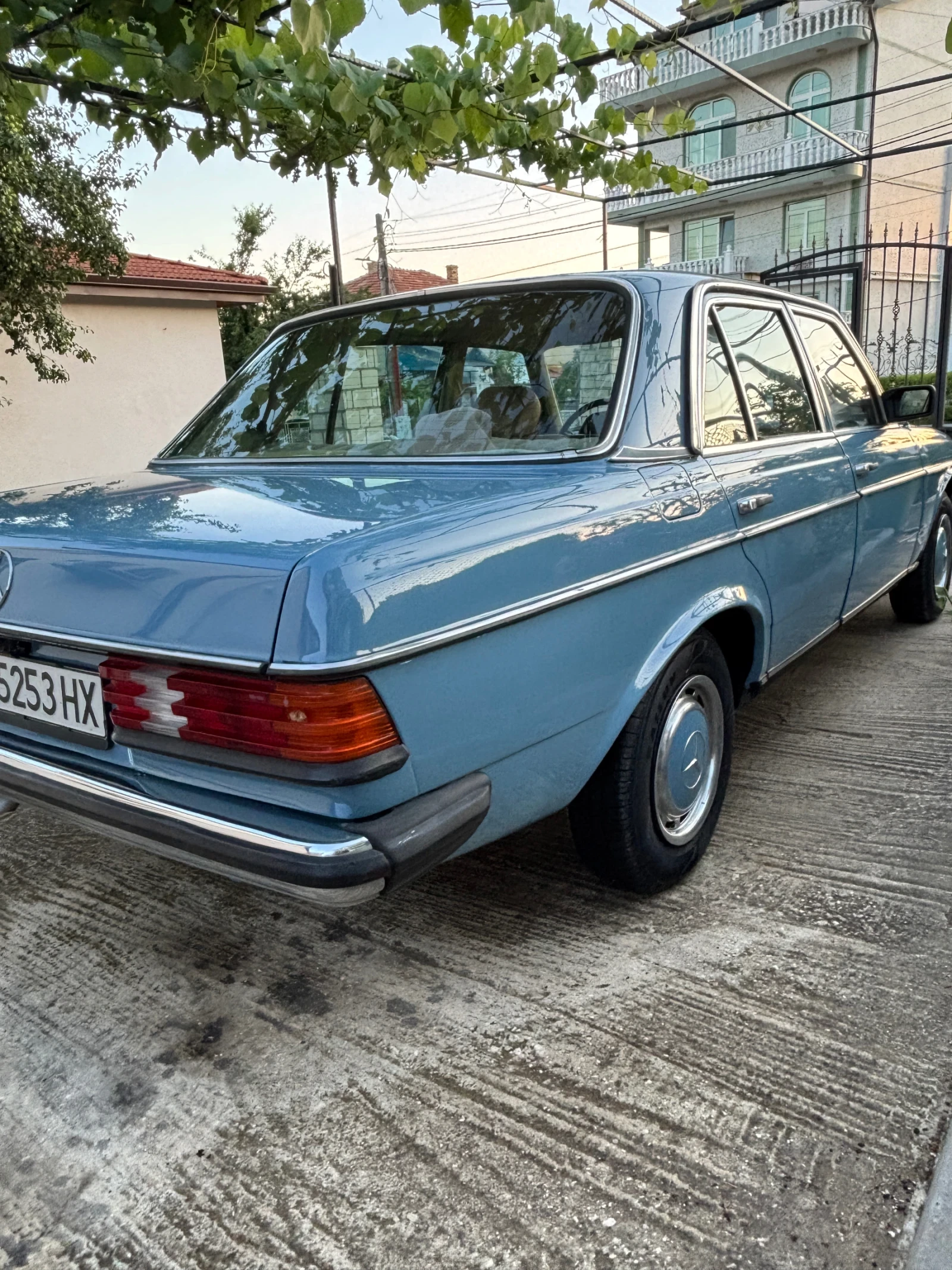 Mercedes-Benz 123, снимка 6 - Автомобили и джипове - 55327059
