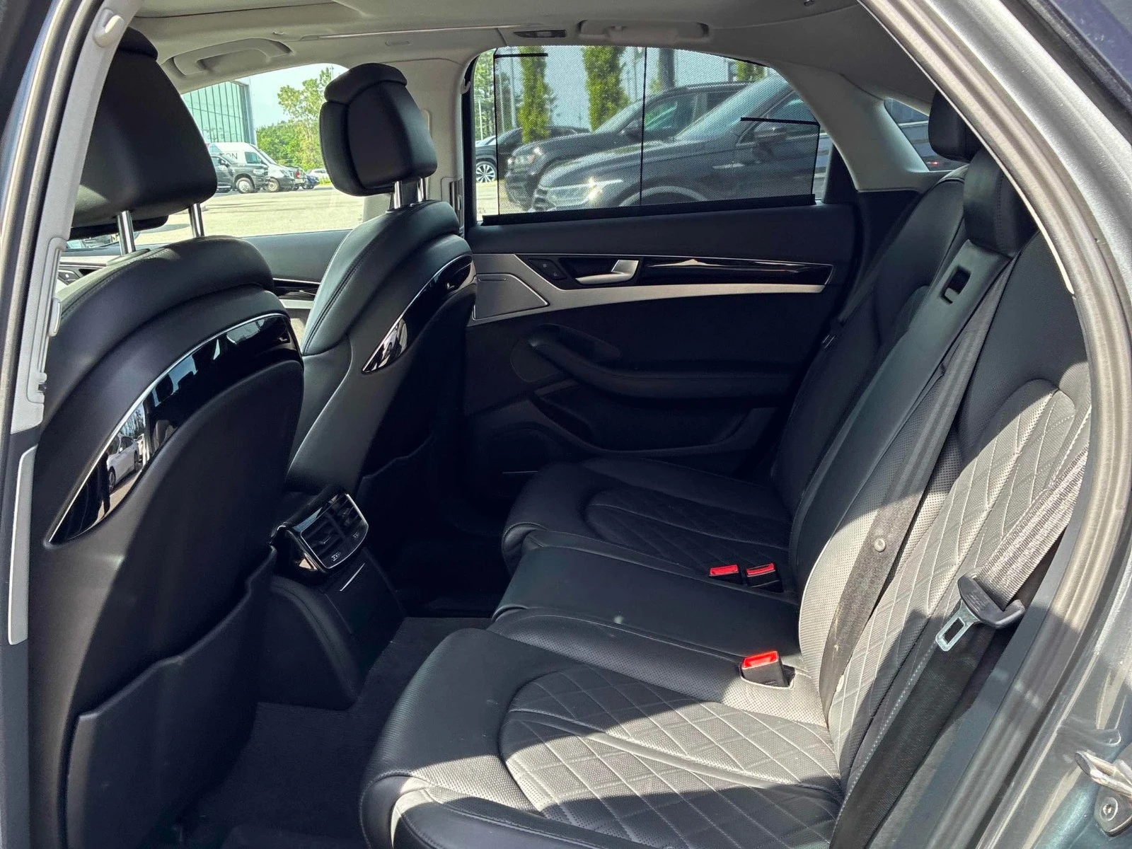 Audi A8 DISTRONIC* ОБДУХ* 360* МАСАЖ* 4.0T, снимка 10 - Автомобили и джипове - 55441564
