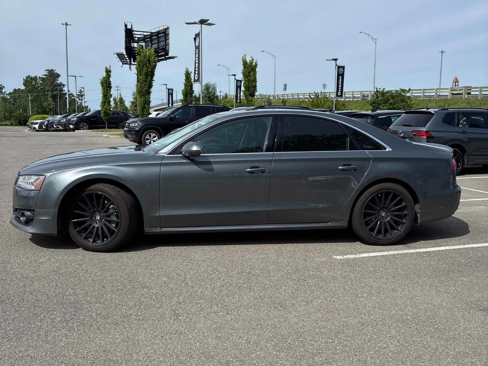 Audi A8 DISTRONIC* ОБДУХ* 360* МАСАЖ* 4.0T, снимка 2 - Автомобили и джипове - 55441564