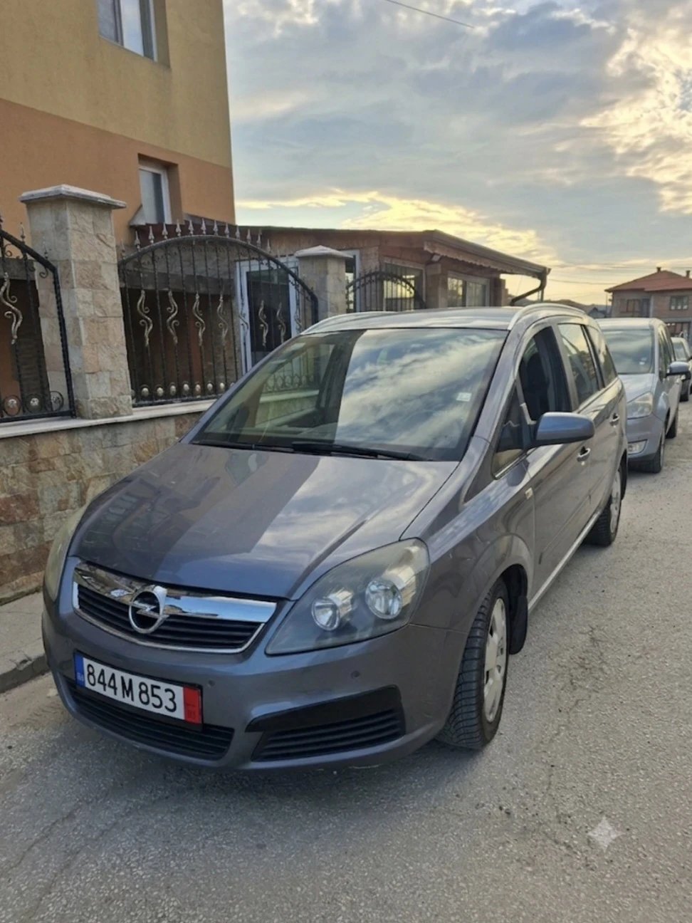 Opel Zafira 1.9, снимка 3 - Автомобили и джипове - 55501343