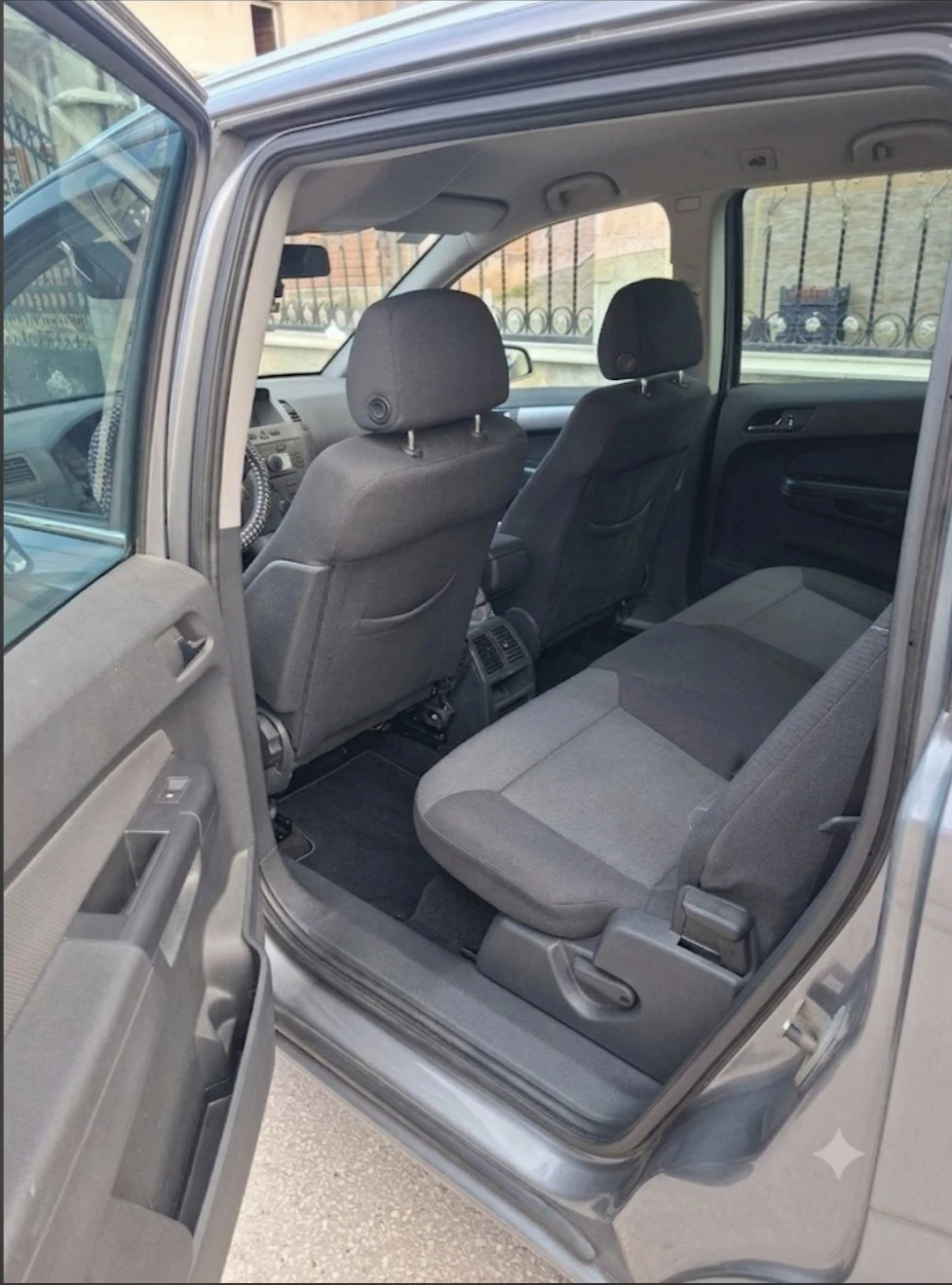 Opel Zafira 1.9, снимка 6 - Автомобили и джипове - 55501343