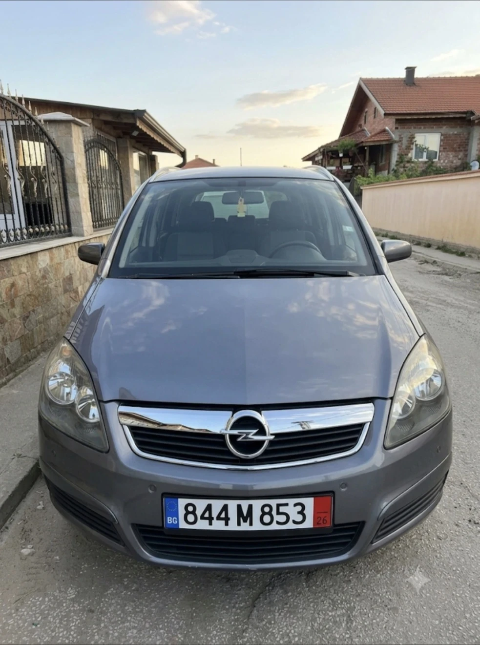 Opel Zafira 1.9, снимка 2 - Автомобили и джипове - 55501343