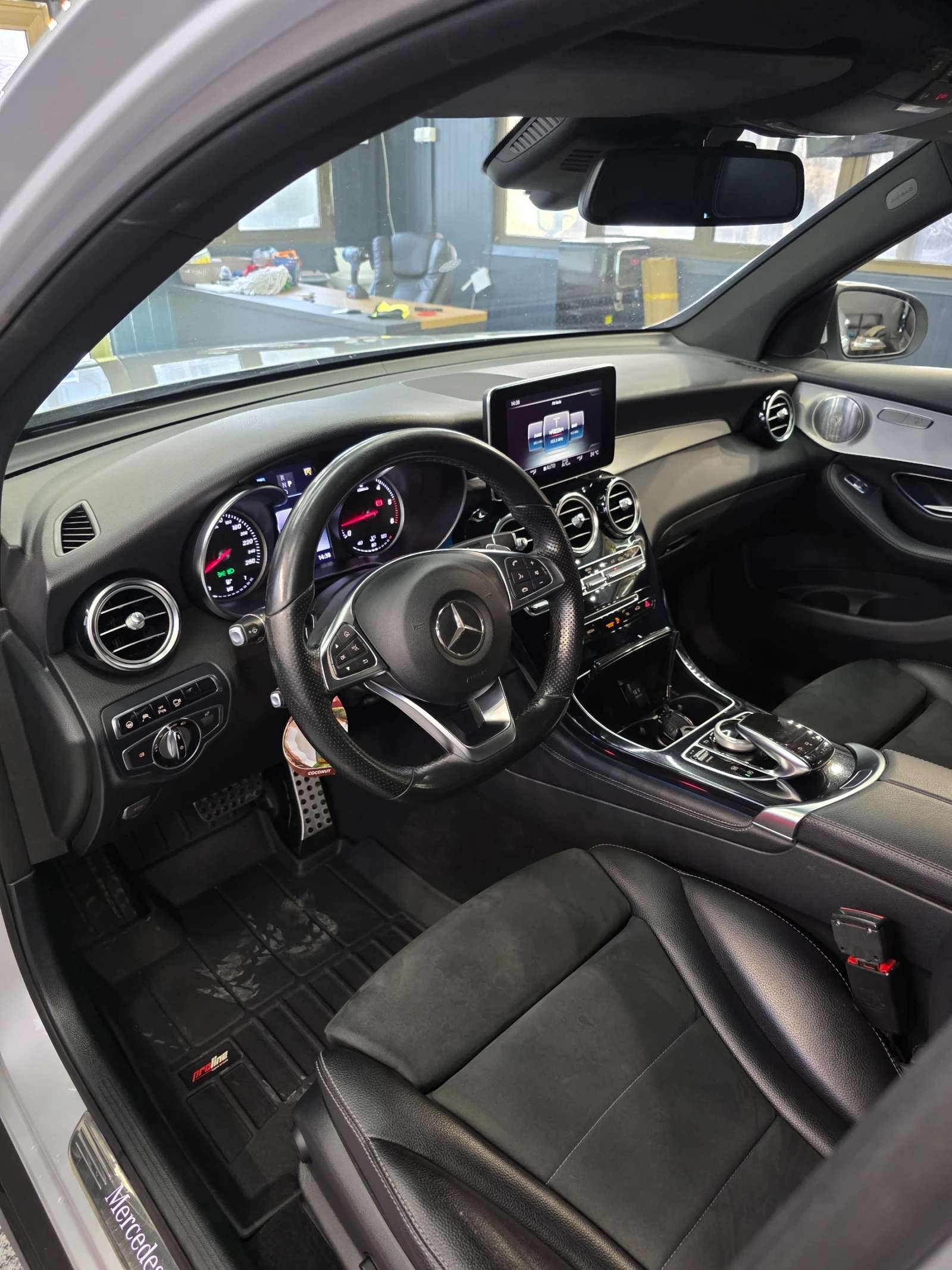 Mercedes-Benz CLC 250 AMG PANO 360 BURMESTER, снимка 12 - Автомобили и джипове - 56168296
