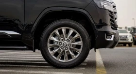 Toyota Land cruiser 300 GXR | 15km | ЧИСТО НОВА, снимка 8