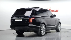 Land Rover Range rover 4.4 SDV8* BLIND SPOT* ОБДУХВАНЕ* 360* ЛЮК* КРАЙНА , снимка 2