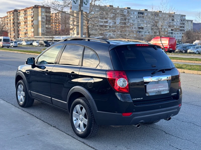 Chevrolet Captiva 2.4i 167кс 6+ 1 * FACE* НАВИ* Камера* ПЕРФЕКТЕН* , снимка 3 - Автомобили и джипове - 53045951