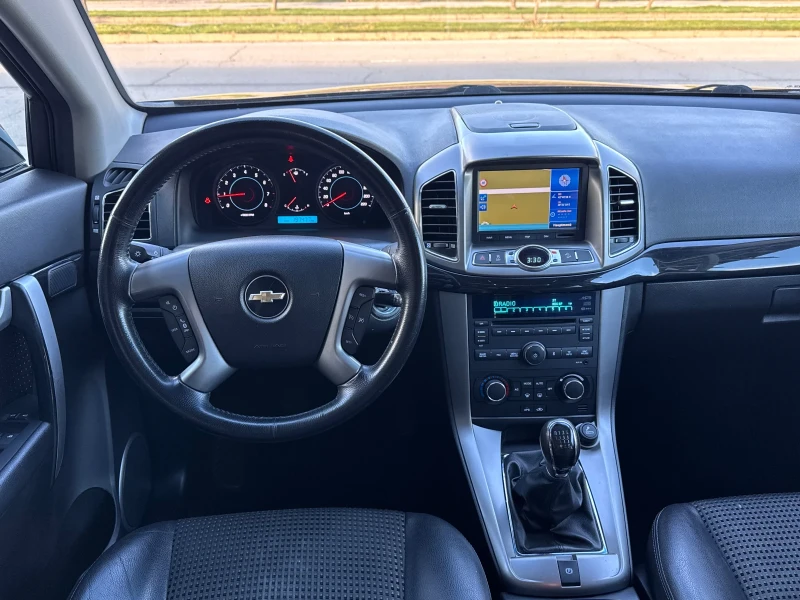 Chevrolet Captiva 2.4i 167кс 6+ 1 * FACE* НАВИ* Камера* ПЕРФЕКТЕН* , снимка 11 - Автомобили и джипове - 53045951