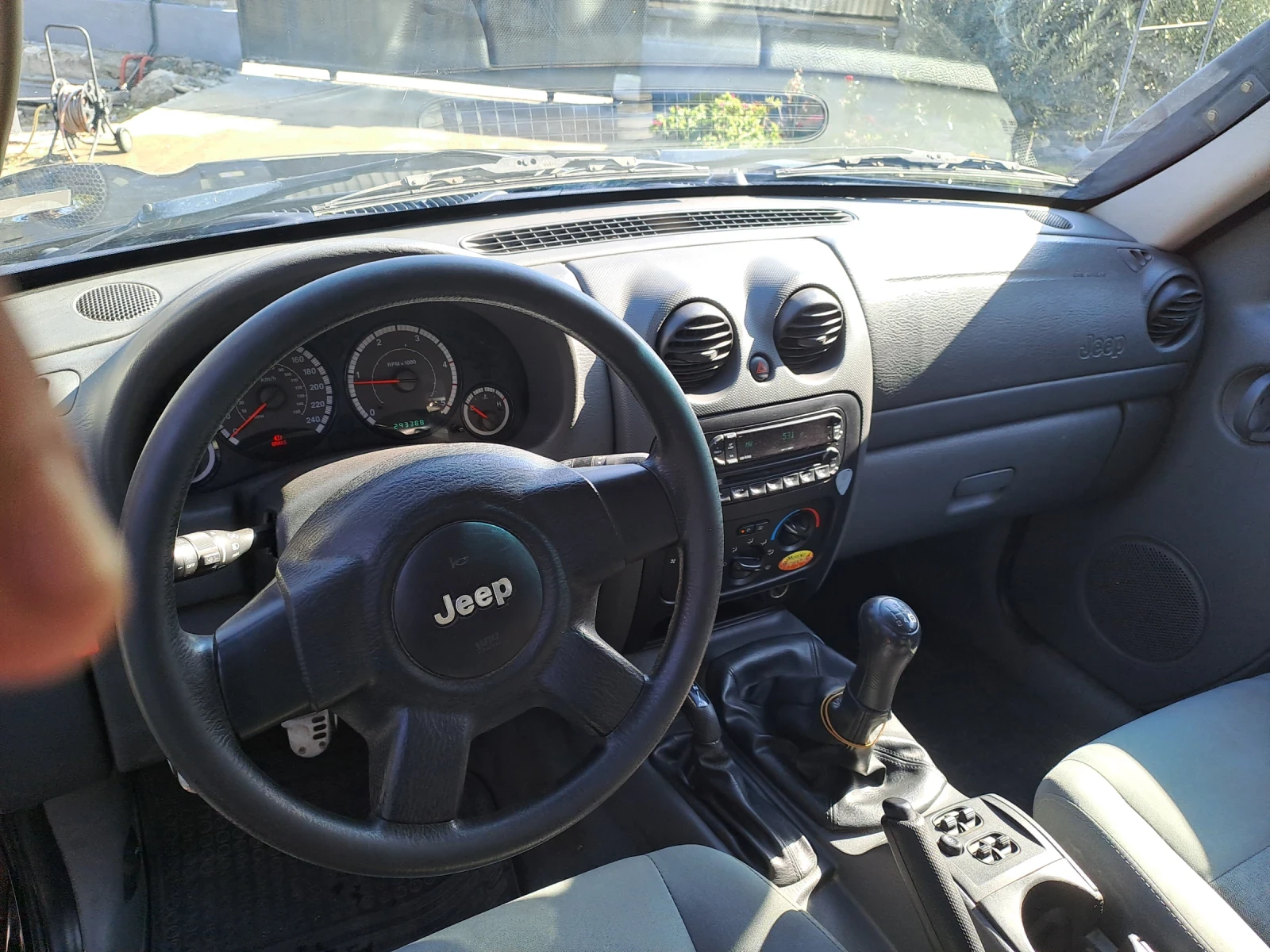 Jeep Cherokee  - изображение 9