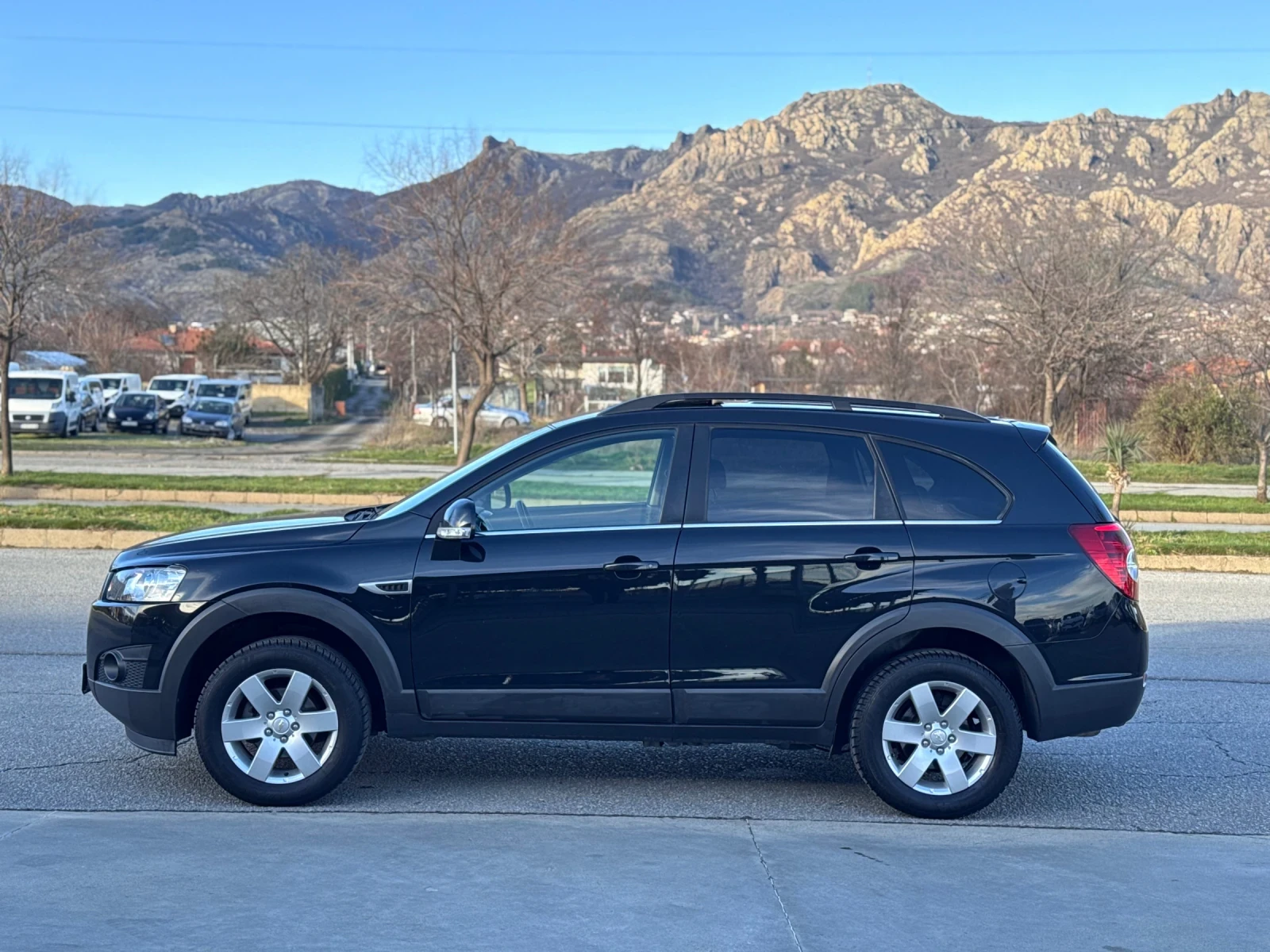 Chevrolet Captiva 2.4i 167кс 6+ 1 * FACE* НАВИ* Камера* ПЕРФЕКТЕН*  - изображение 2