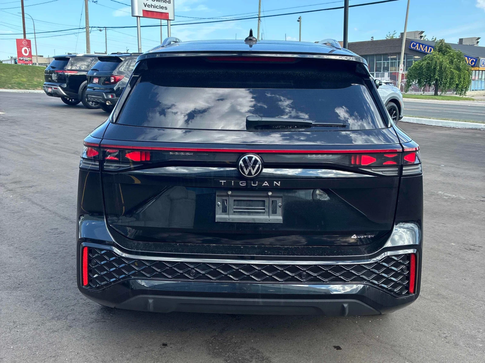 VW Tiguan * Highline R Line * CARFAX * , снимка 4 - Автомобили и джипове - 56119458