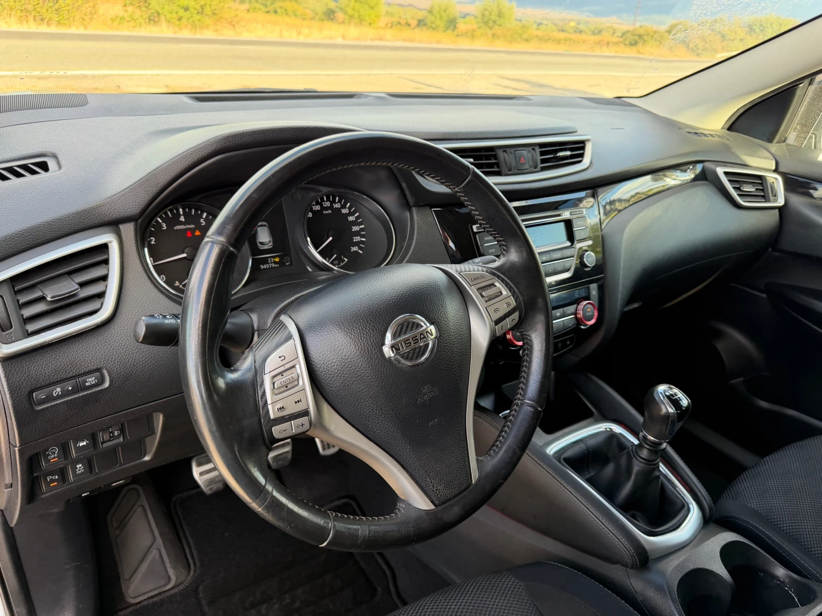 Nissan Qashqai 1.2, снимка 14 - Автомобили и джипове - 56220346