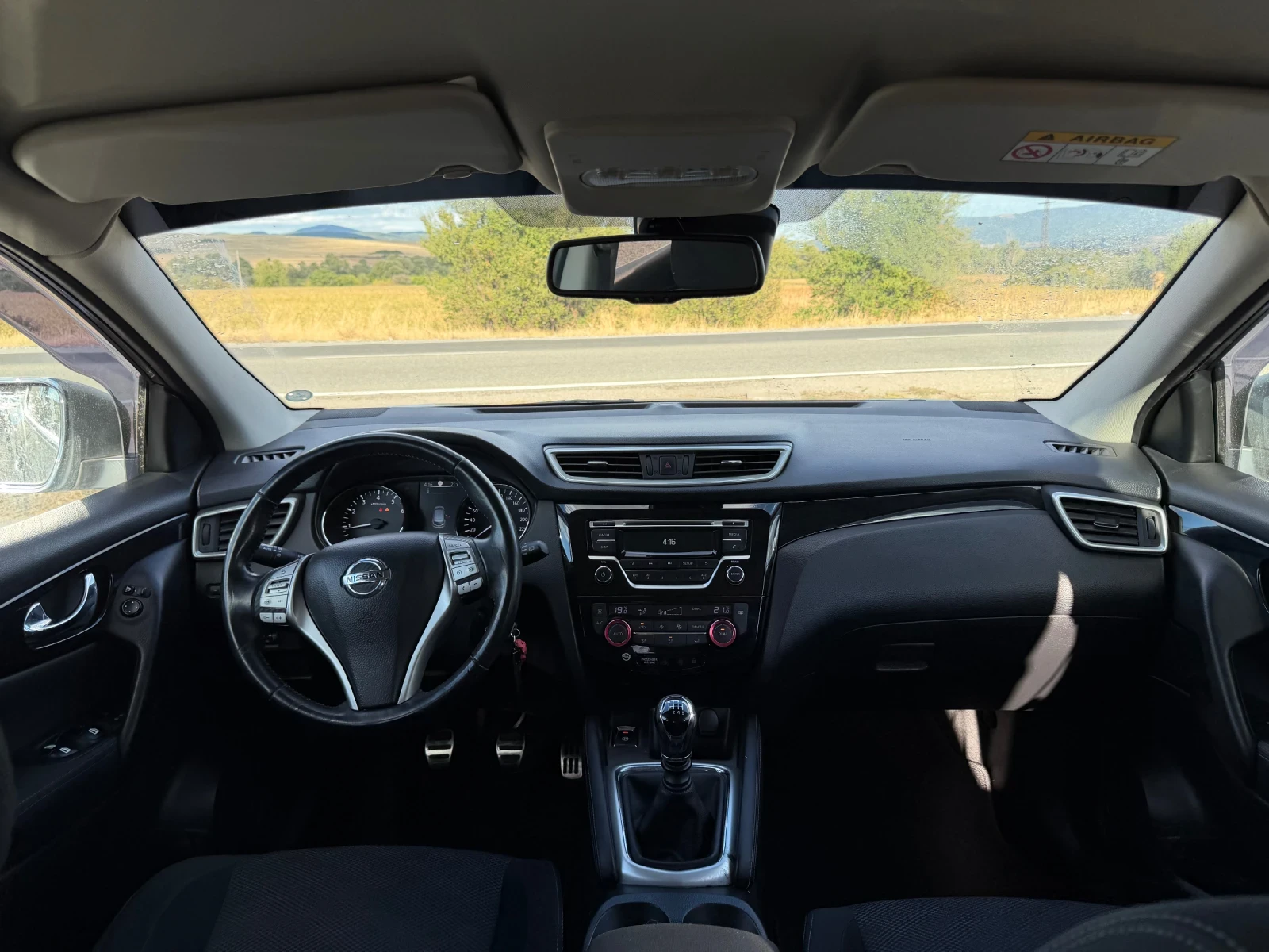 Nissan Qashqai 1.2, снимка 10 - Автомобили и джипове - 56220346