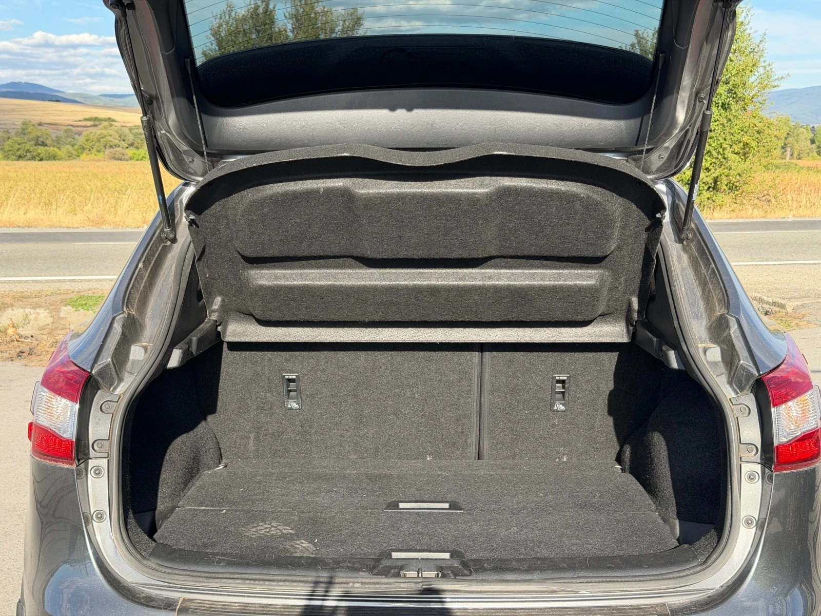 Nissan Qashqai 1.2, снимка 7 - Автомобили и джипове - 56220346