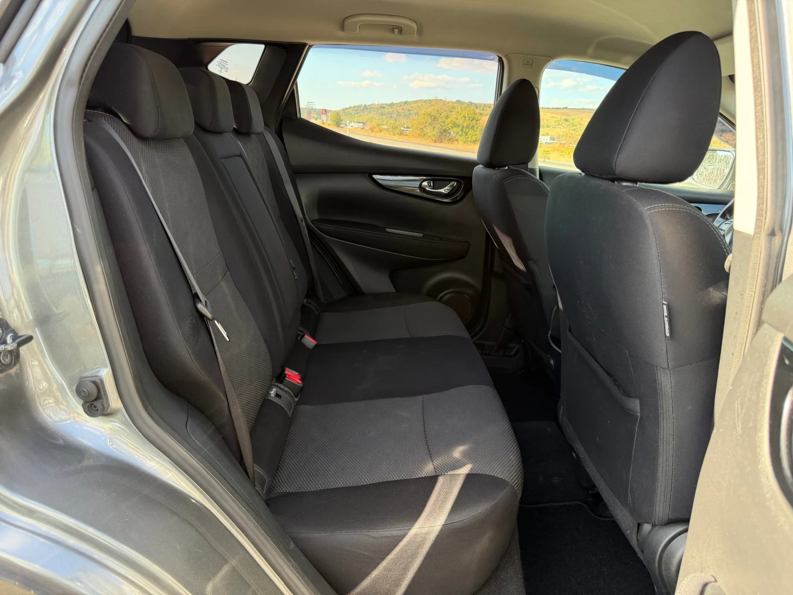 Nissan Qashqai 1.2, снимка 9 - Автомобили и джипове - 56220346