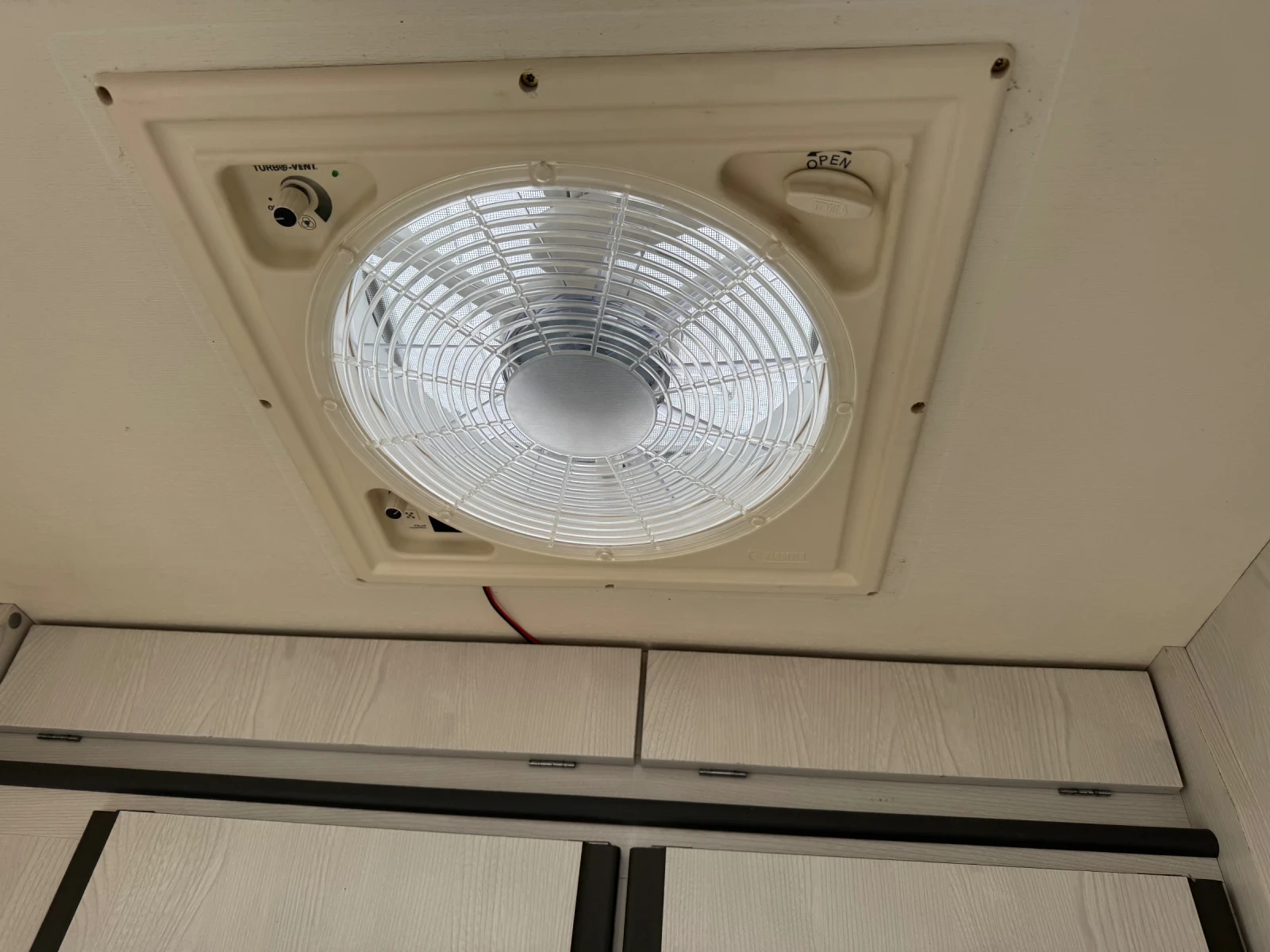 Каравана Chateau Чисто нова - изображение 10