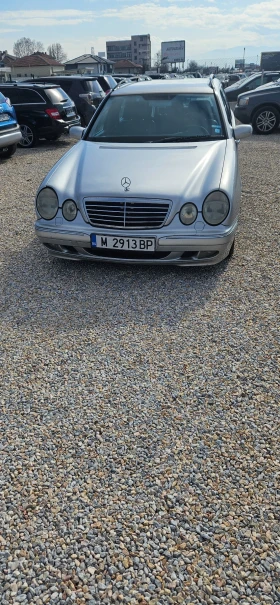 Mercedes-Benz E 270, снимка 2