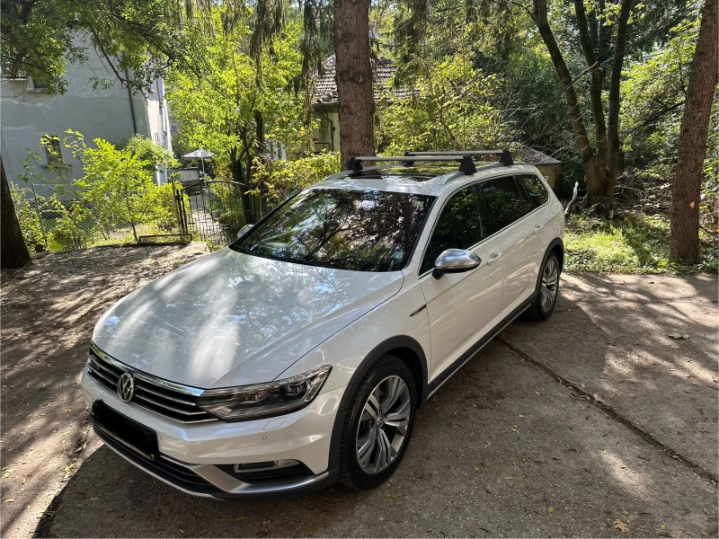 VW Alltrack От  лизинг, 240к.с., панорамен покрив, перла, снимка 1 - Автомобили и джипове - 47558987