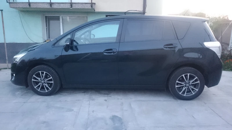 Toyota Verso, снимка 3 - Автомобили и джипове - 48701909