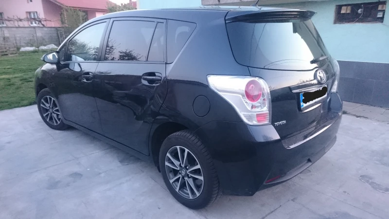 Toyota Verso, снимка 5 - Автомобили и джипове - 48701909