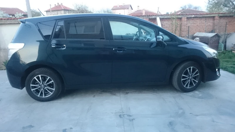 Toyota Verso, снимка 2 - Автомобили и джипове - 48701909