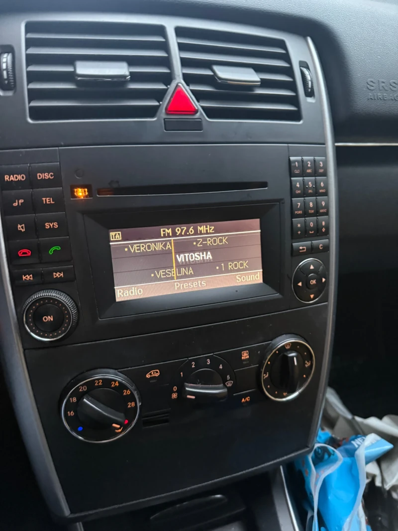 Mercedes-Benz B 180, снимка 15 - Автомобили и джипове - 52383624