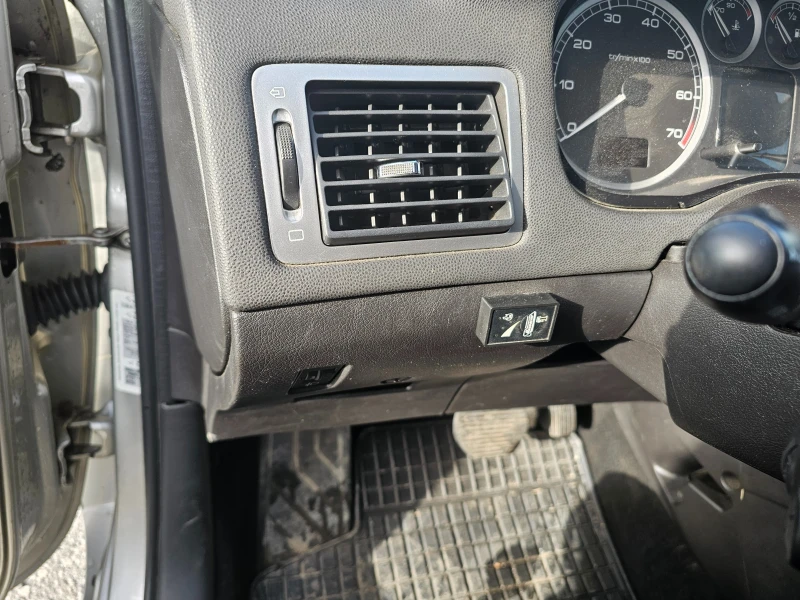 Peugeot 307 2.0i GPL, снимка 8 - Автомобили и джипове - 52692372