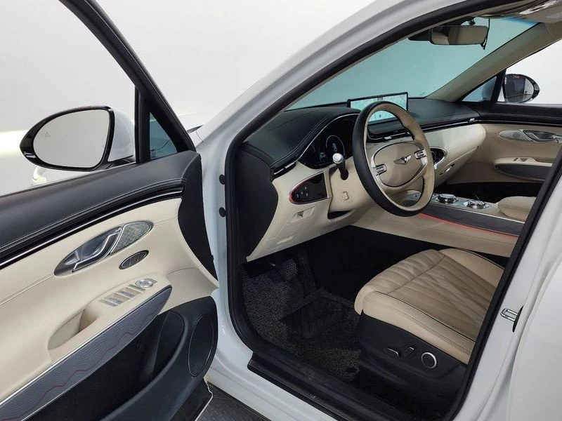 Genesis GV70 2.2 Diesel AWD| 202к.с.| ВКЛ.ТЕХНОТЕСТ, снимка 10 - Автомобили и джипове - 55637957