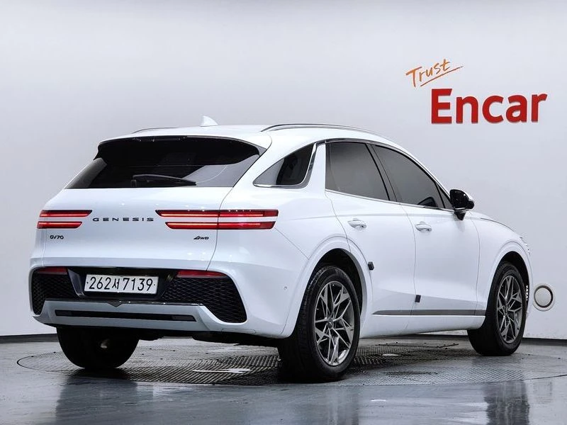 Genesis GV70 2.2 Diesel AWD| 202к.с.| ВКЛ.ТЕХНОТЕСТ, снимка 2 - Автомобили и джипове - 55637957