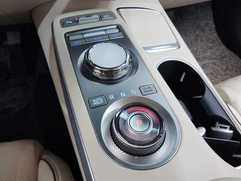 Genesis GV70 2.2 Diesel AWD| 202к.с.| ВКЛ.ТЕХНОТЕСТ, снимка 9 - Автомобили и джипове - 55637957