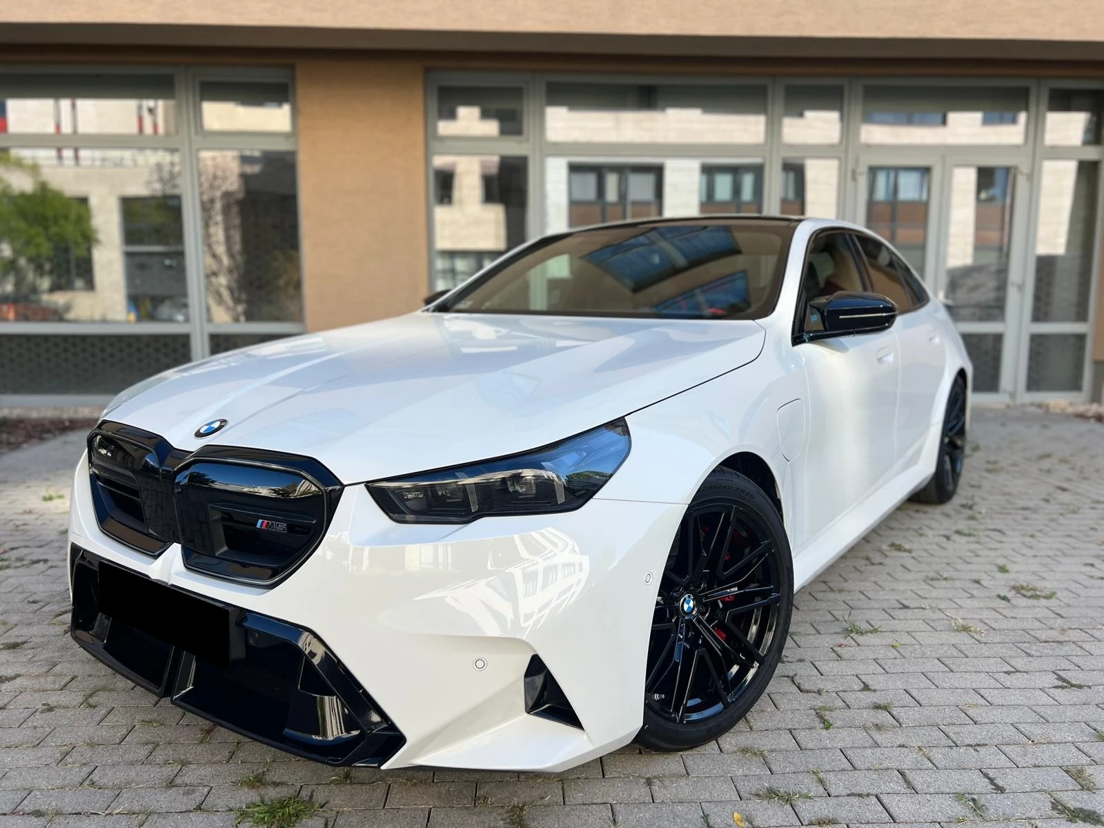 BMW M5 4.4 Hybrid xDrive, снимка 1