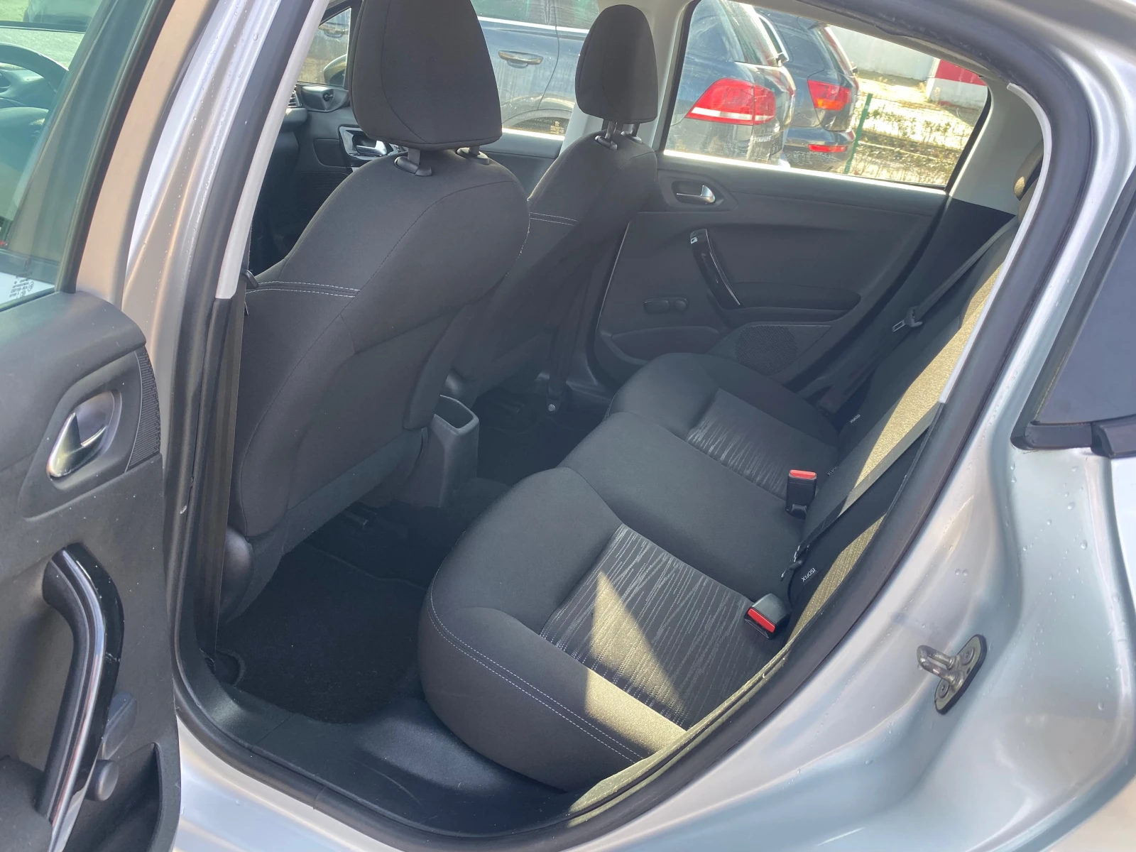 Peugeot 208 1.4HDi, 68,  | Mobile.bg   12