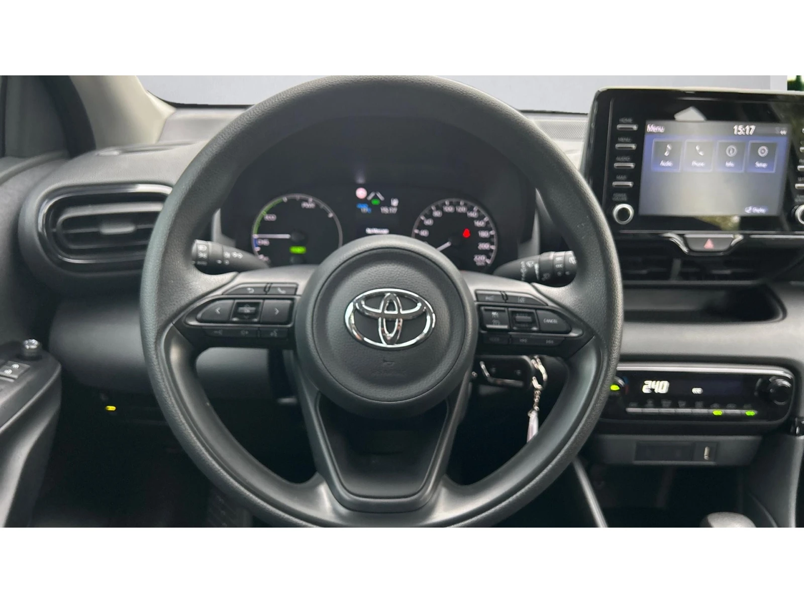 Toyota Yaris    380 . | Mobile.bg   13