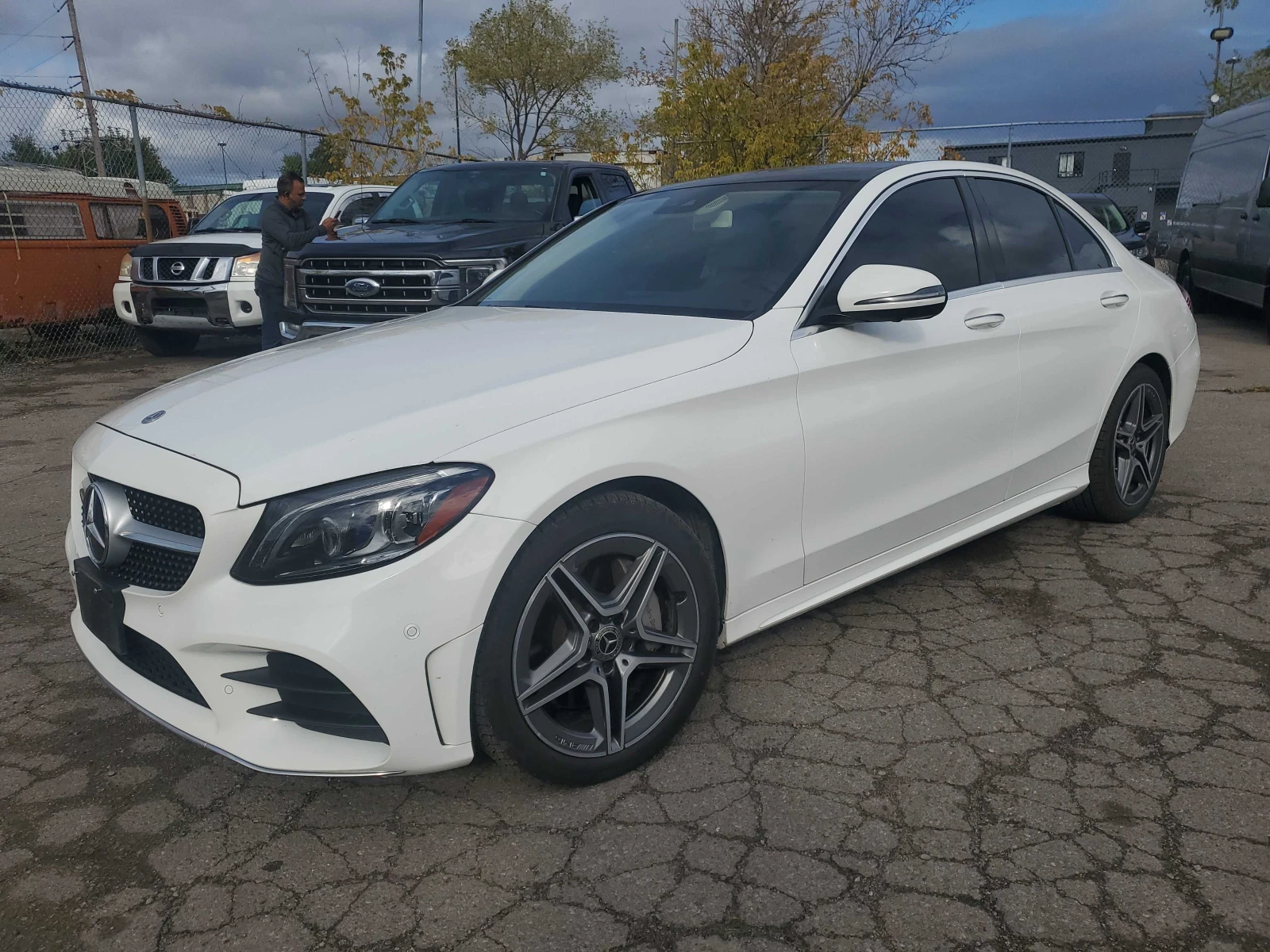 Mercedes-Benz C 300 * CARFAX *    | Mobile.bg   1