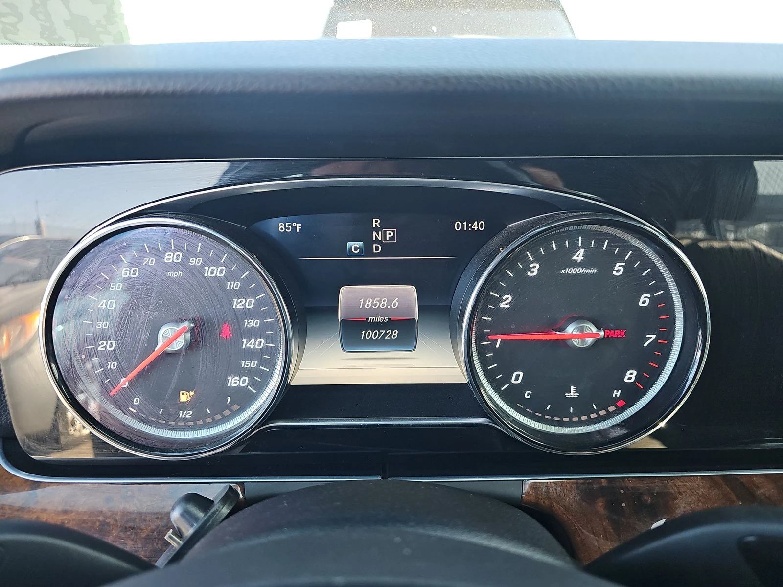 Mercedes-Benz E 300 Sport Sedan - изображение 7