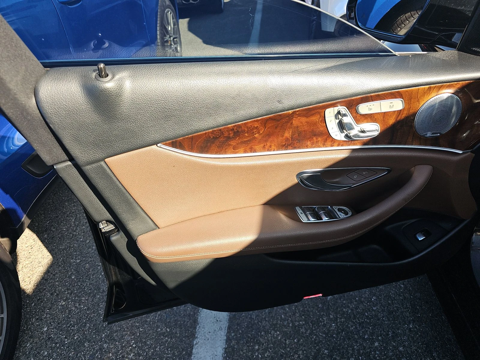 Mercedes-Benz E 300 Sport Sedan | Mobile.bg   11