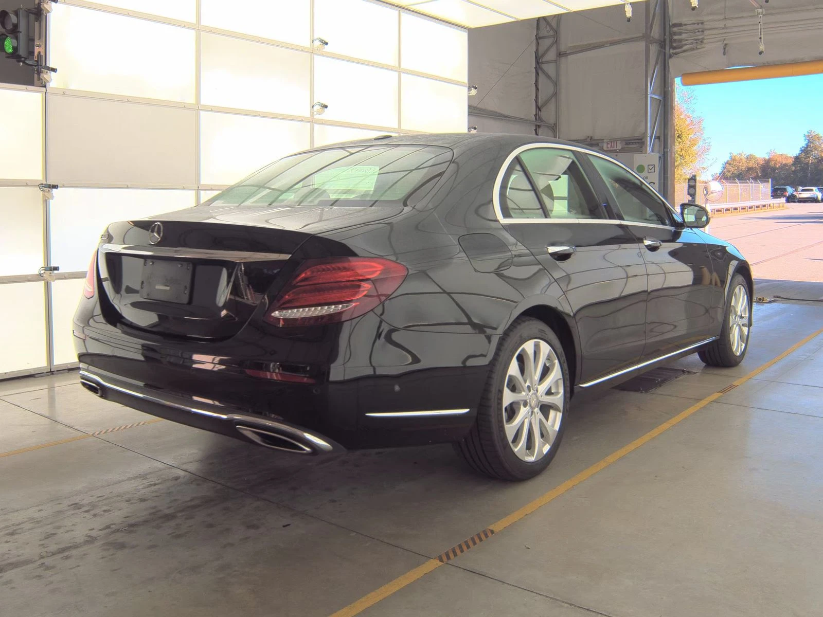 Mercedes-Benz E 300 | Mobile.bg   3