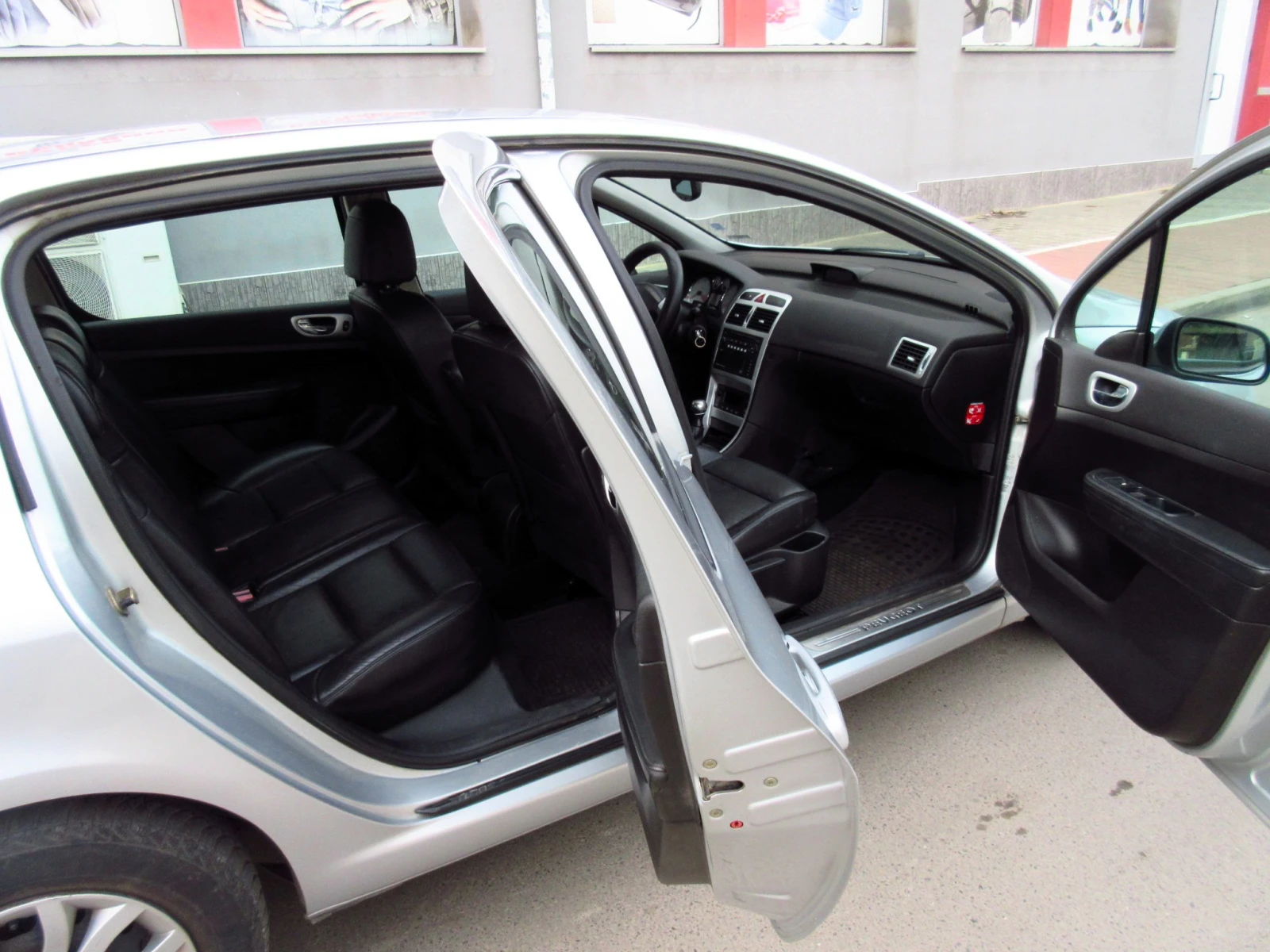 Peugeot 307 1.6HDI Facelift - изображение 5